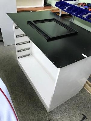 Интерактивный стол для шоурума