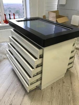Интерактивный стол для шоурума